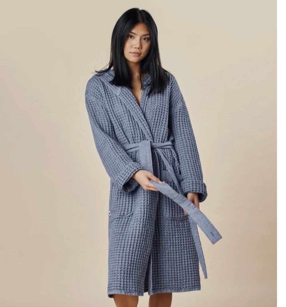 Onsen Unisex Blue Heather Waffle Robe with Hood. Sz Med. Great Conditon.
